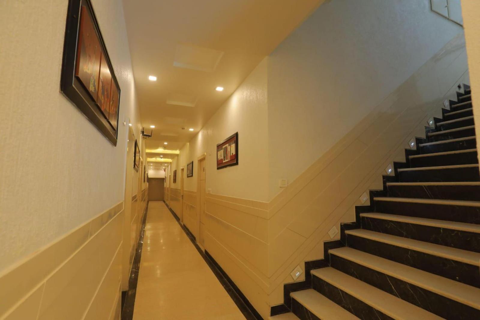 Tājganj Hotel Red Carpet מראה חיצוני תמונה